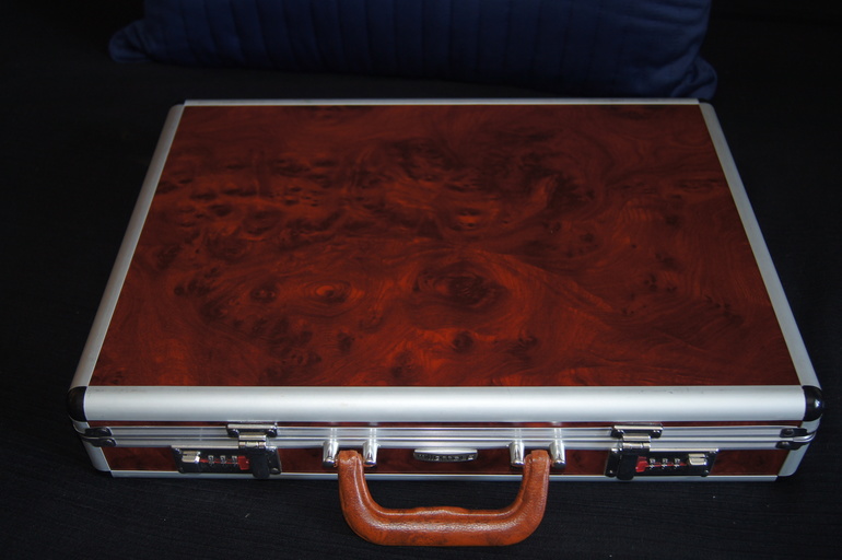 Набор ножей в кейсе Millerhaus