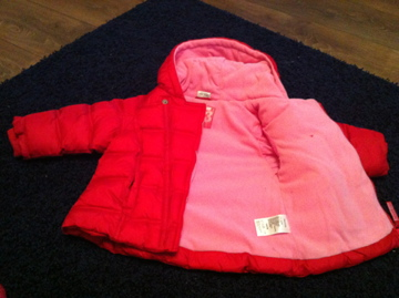 Продам демисезонные куртки и зимний комплект NELS (пух) для дев 81-86