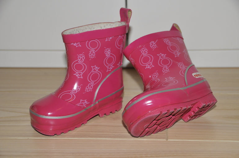 Б/У  Резиновые сапоги Reima разм. 20   (по стельке 13 см) Цена 300 руб.