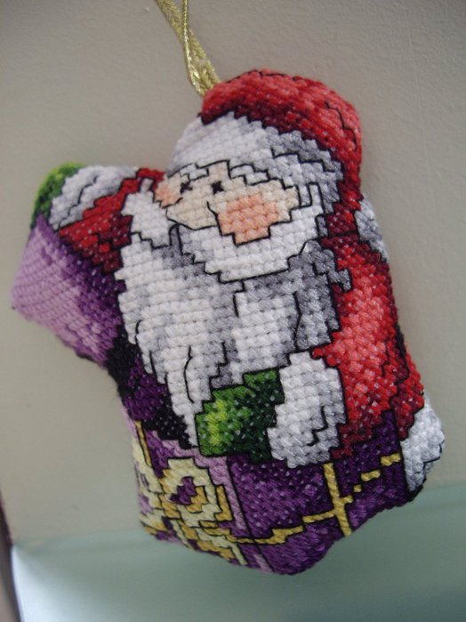 Делюсь новогодними схемками)) Елочные украшения...