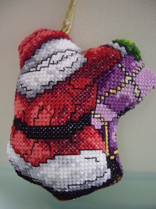 Делюсь новогодними схемками)) Елочные украшения...