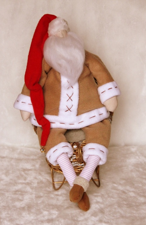 Санта цвета корицы ищет дом
