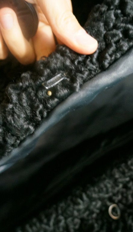 Отдам каракулевую шубу!