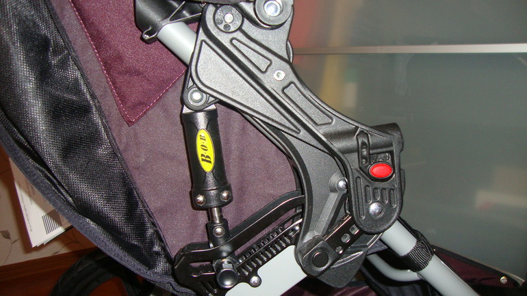 Коляска трехколесная BOB Revolution SE