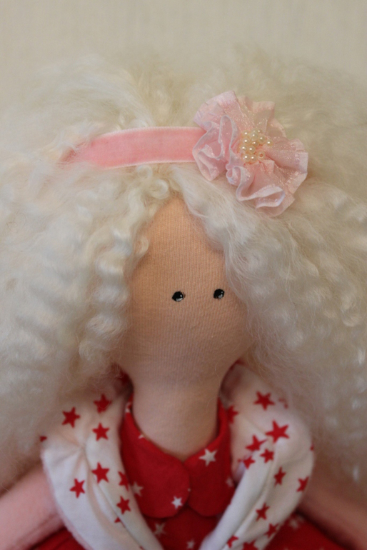 Текстильная кукла ручной работы. Продается.