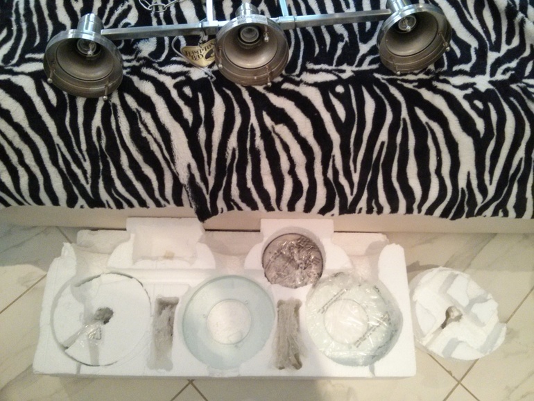 Комплект их 2ух люстр, Новые