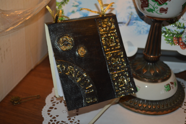 Последние работы- шоколадница и рабочий блокнот для меня любимой