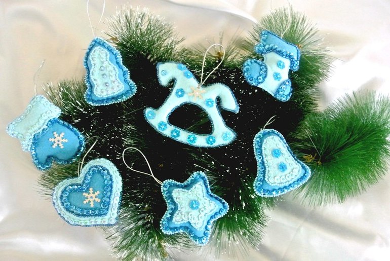 ЕЩЕ САПОЖОК И ИГРУШЕЧКИ