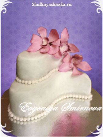 Свадебный торт с орхидеями