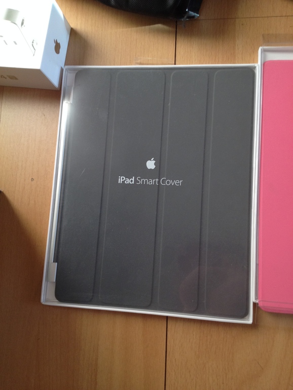 Продаю защитный магнитный чехол на iPad - 300 рублей