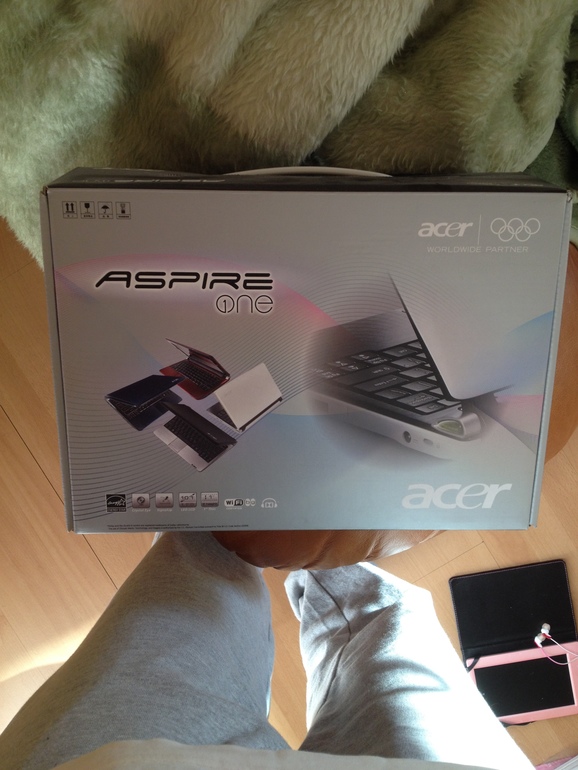 Продаю свой любимый нетбук acer 2000 рублей