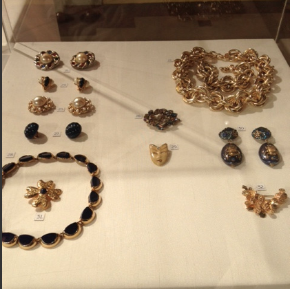 Выставка украшений Эвелины Хромченко