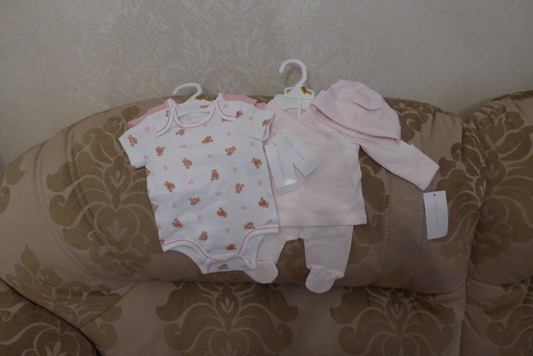 Наша одежда на выписку)