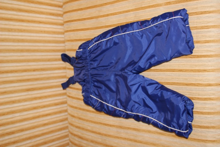 Костюм на мальчика зимний р-р 80 продам