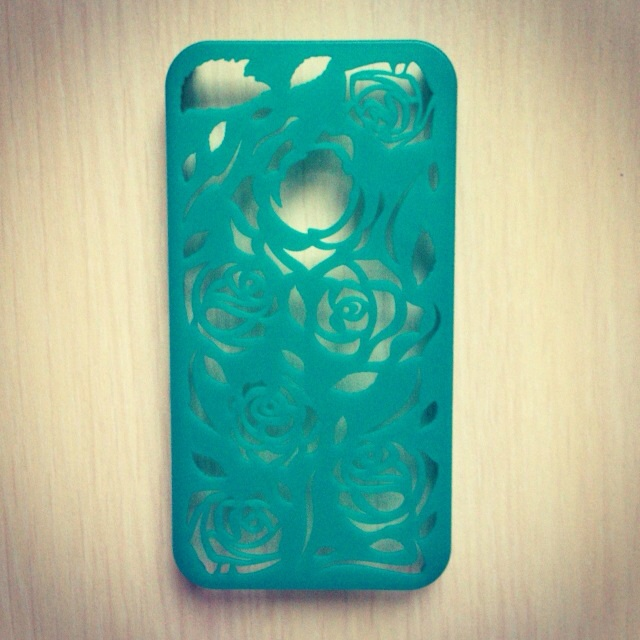 Чехлы-накладки для iPhone 4/5! Все в наличии!
