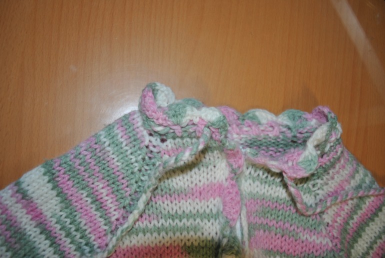 Продам вязаный комбинезон на малыша от 0 до 6 мес (б/у в идеальном состоянии)