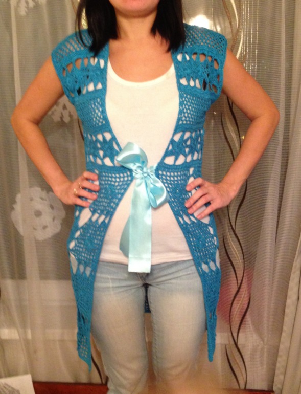 Длинный жилет из квадратных мотивов