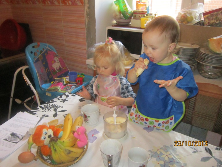 ФМ Готовим с детьми. Неделя 4, банановые оладьи и банановое молоко.