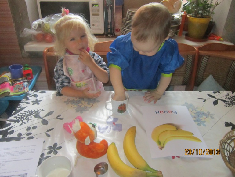 ФМ Готовим с детьми. Неделя 4, банановые оладьи и банановое молоко.