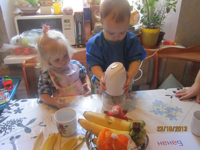 ФМ Готовим с детьми. Неделя 4, банановые оладьи и банановое молоко.