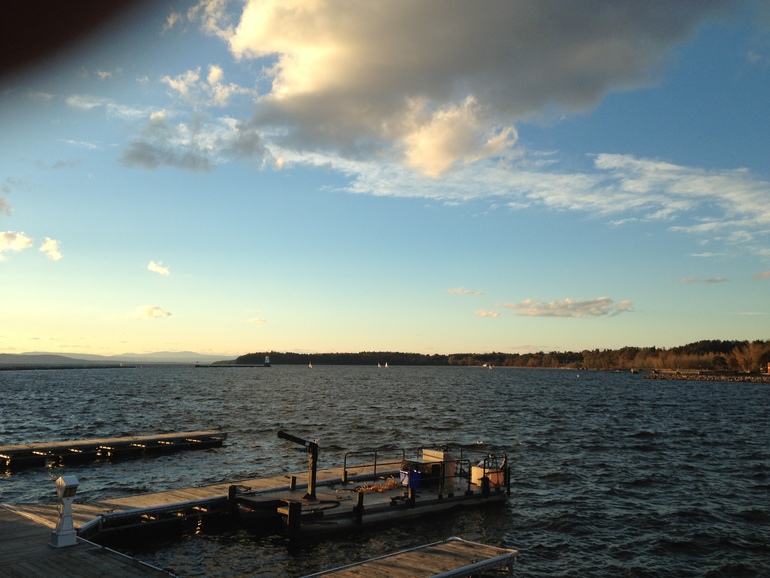 Montreal-Burlington. 22 октября 2013. Телефонофото.