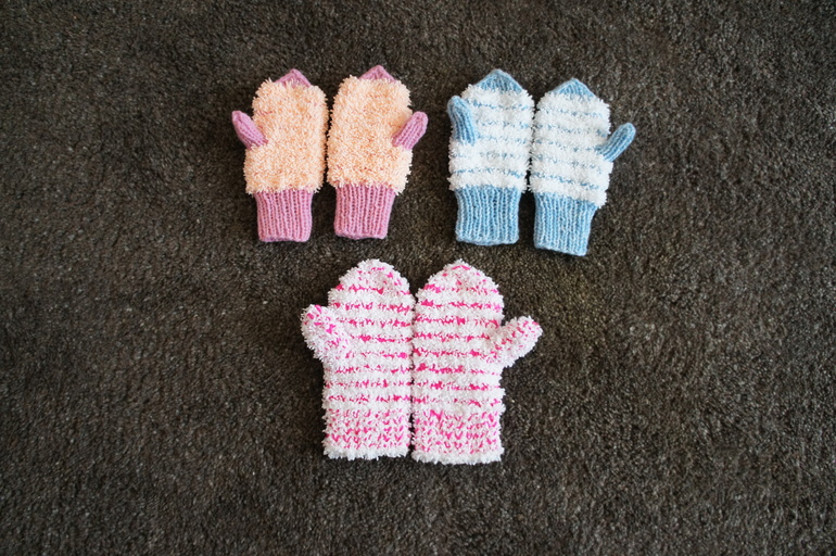 Детские варежки в наличии и на заказ. Стоимость 300 рублей.