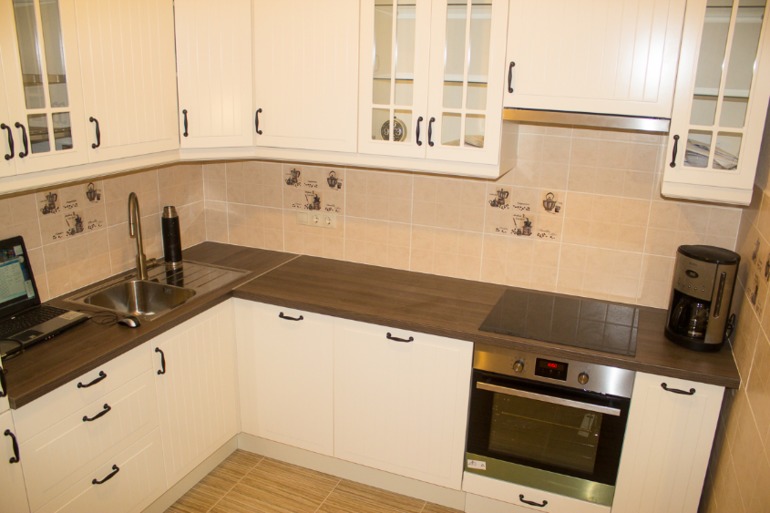 А вот какая вышла наша кухня