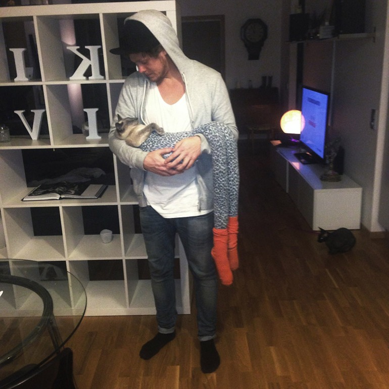 Кот в колготках...