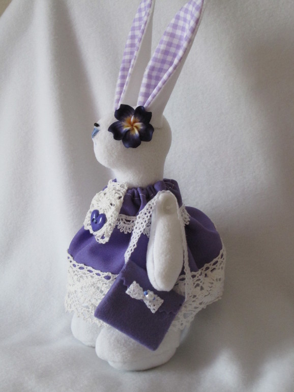 Фиалковая зайка:)