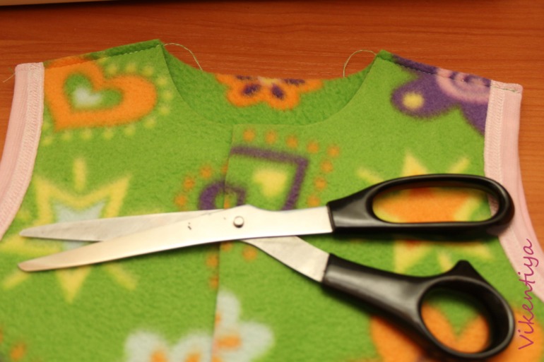 МК по пошиву простой жилетки из флиса.