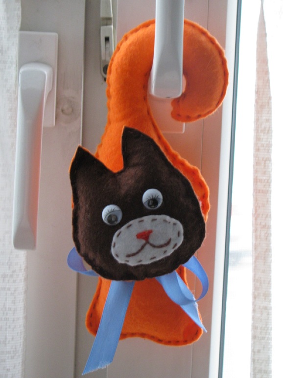 котейко рыжий))