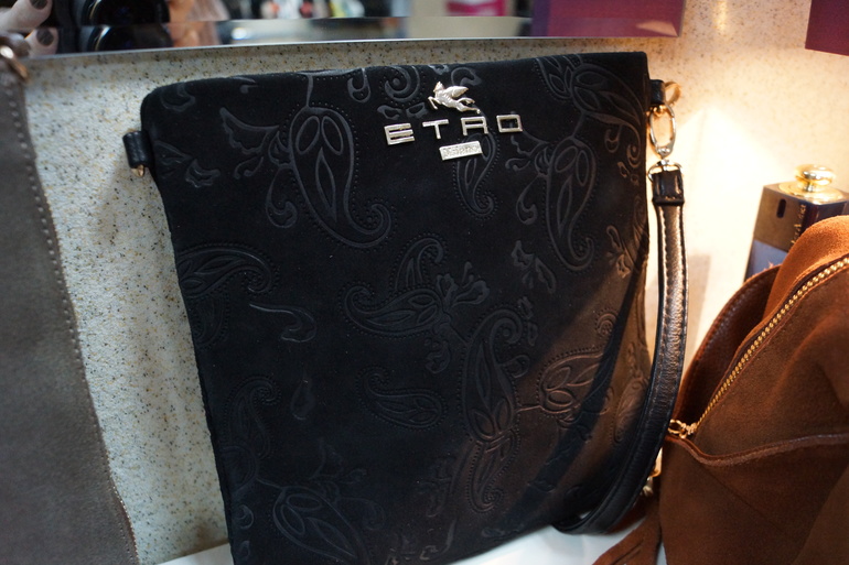 Сумочки , кошельки Tory Burch, Cavalli, Armani
