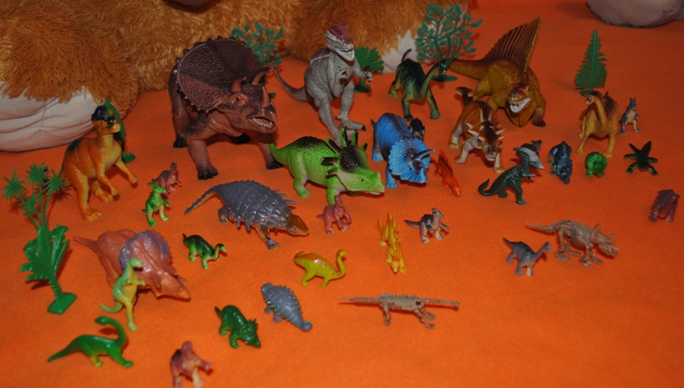 Познакомились с динозаврами