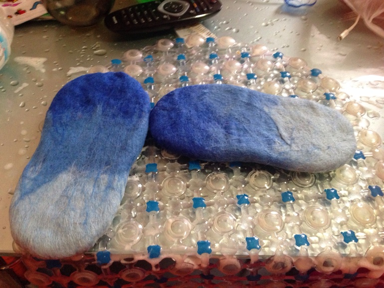 Валяные тапочки.