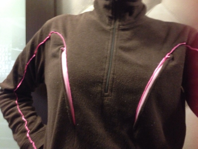 Переделка флиски в кофточку для кормлящих.