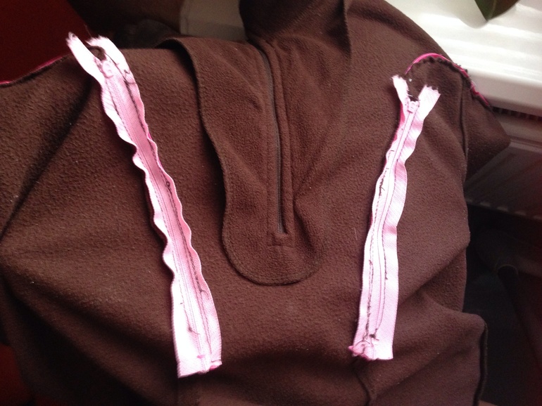 Переделка флиски в кофточку для кормлящих.