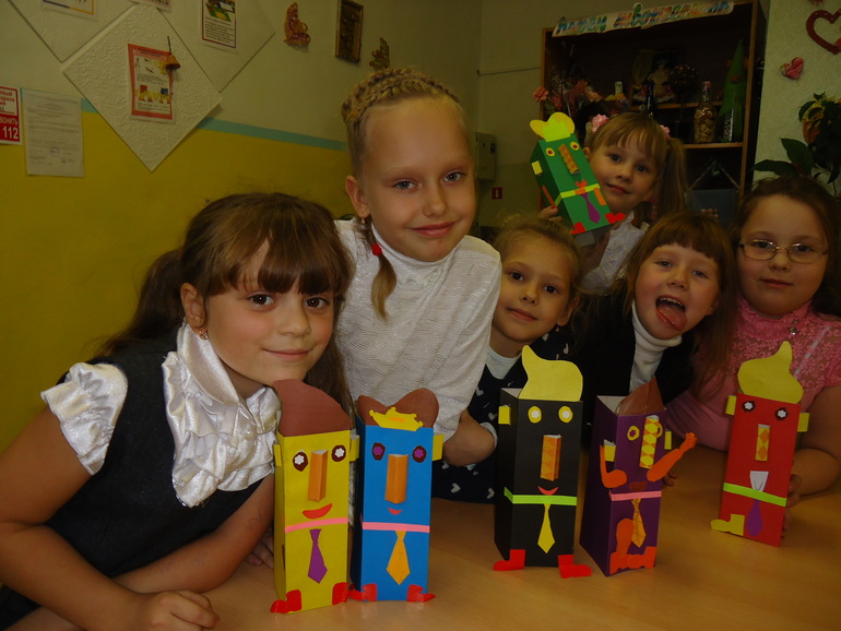 Наши квадратные человечки.