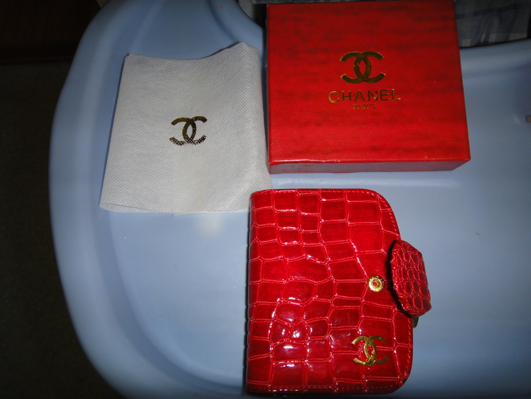 Кошелёк 500р., обложка для автодокументов 700р.Москва. М.Академическая.