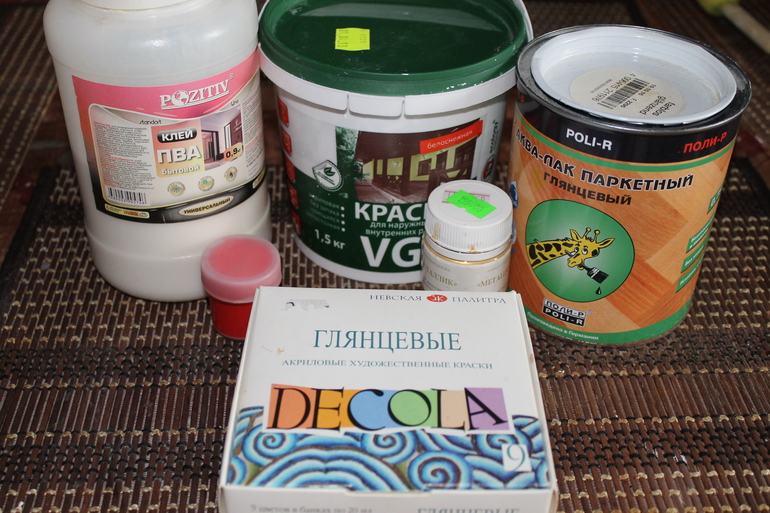 Совместный декупаж бутылочки к празднику.