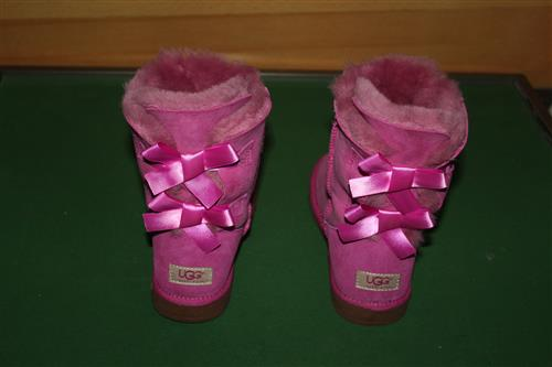 Хвасты. Фото посредника. Угги. Нежные девьчячьи цвета