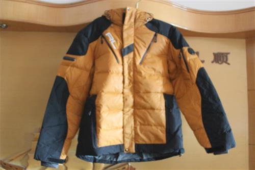 Фото посредника . Зимняя мужская куртка