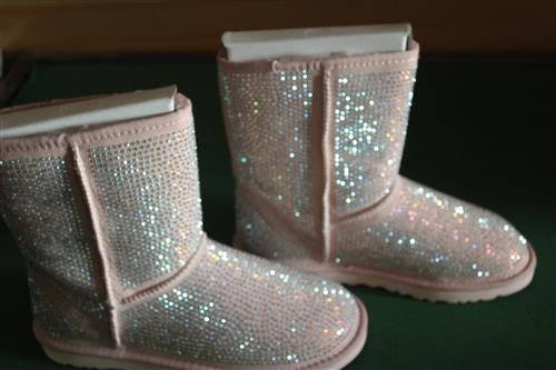 Фото посредника. Угги.