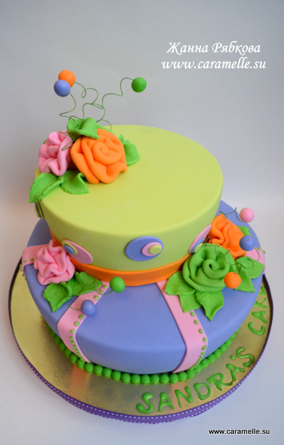 Просто яркий тортик на ДР для девушки)))