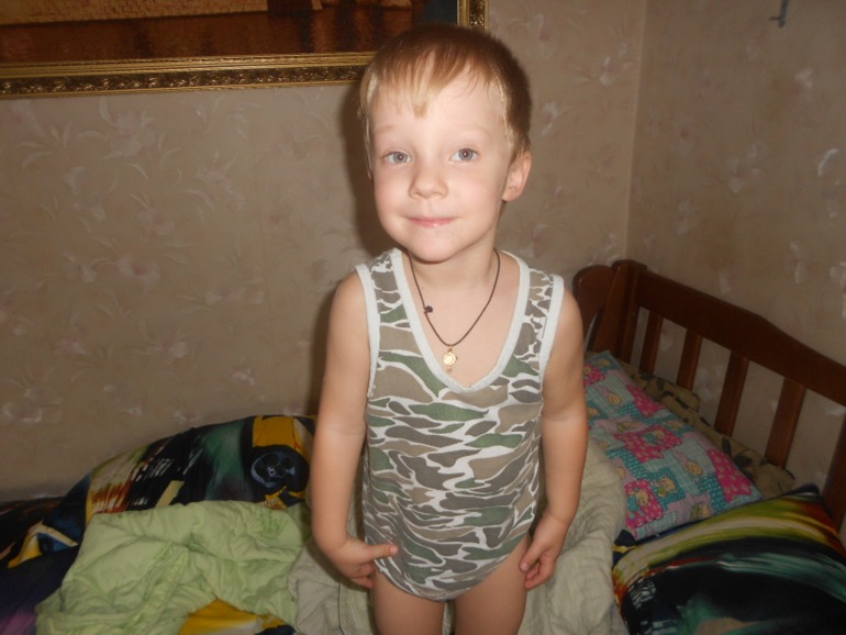 Мои детки! Кирилл 3 года 7 месяцев, и мои погодки Артем год и месяц и Полина 25 дней!