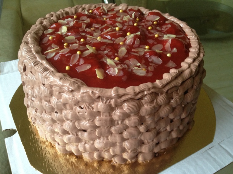 Клубничное лукошко