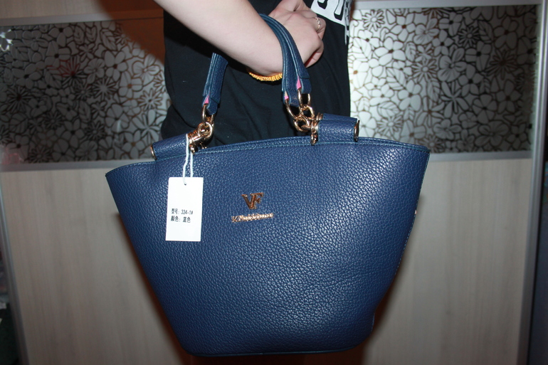 пристрою сумочку 1200 руб