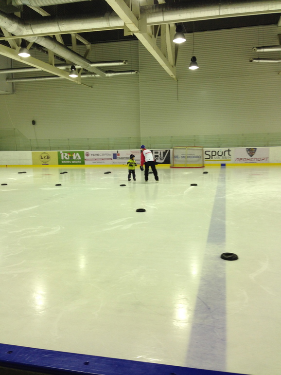 В ряду юных хокеистов прибыло))