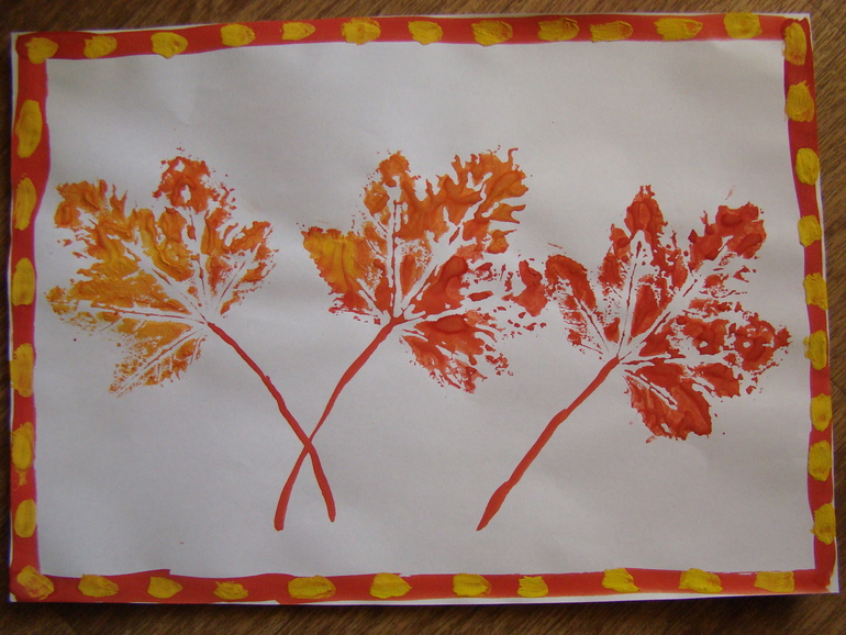 Отпечатки листочков и кораблики