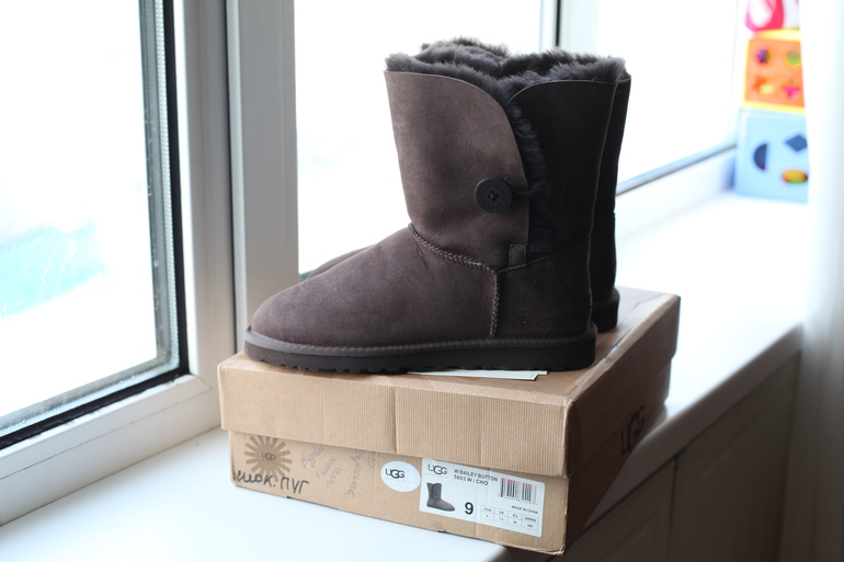 Продам Угги р-р 40. 4200р. с почтой !!!