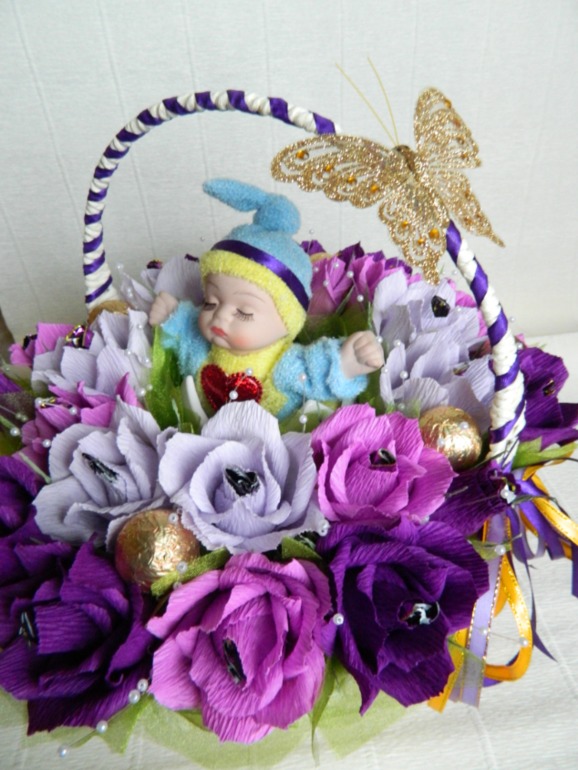 корзина для девушки" в ожидании малыша"...